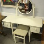 864 1412 DRESSING TABLE